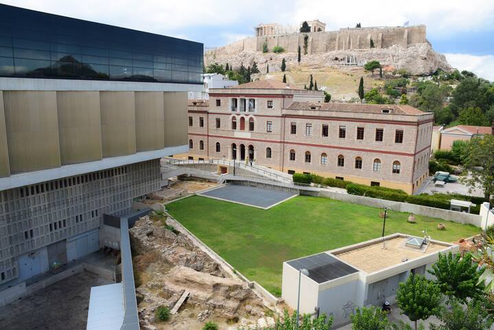 Breathtaking Acropolis Penthouse gallery image 2