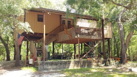 Suwannee Cypress Cabin Dock, Dog friendly