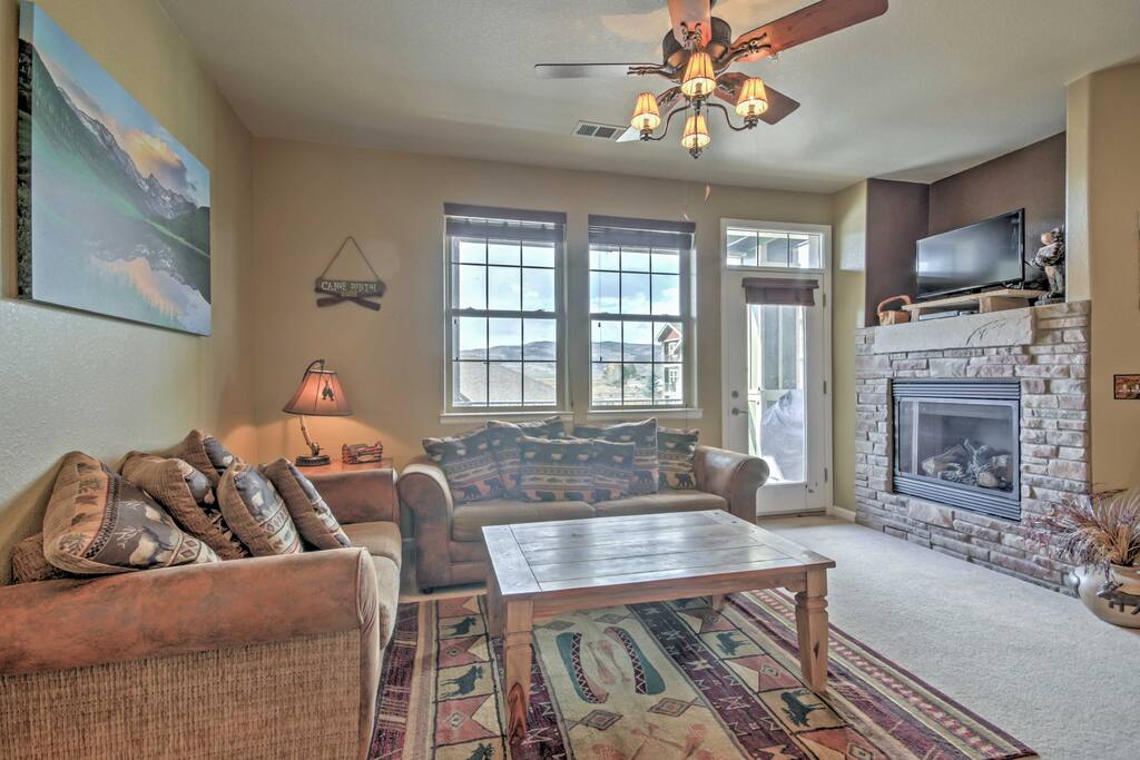Spend downtime watching your favorite shows on the flat screen TV.