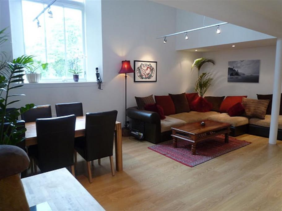 Lounge and dining area