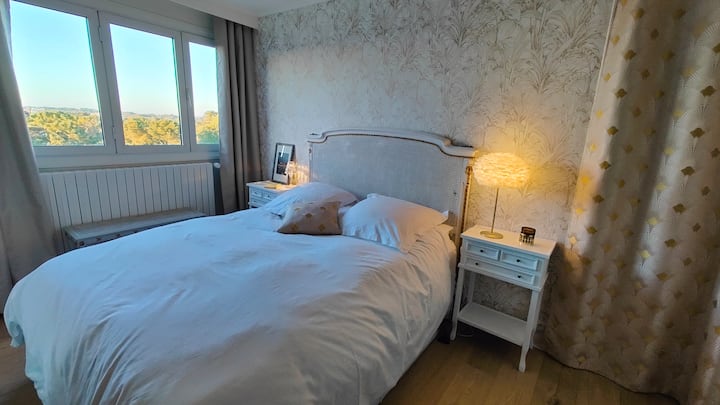 Zimmer mit eigenem Badezimmer 
