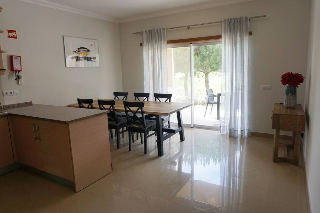 Dining room and balcony on the ground floor