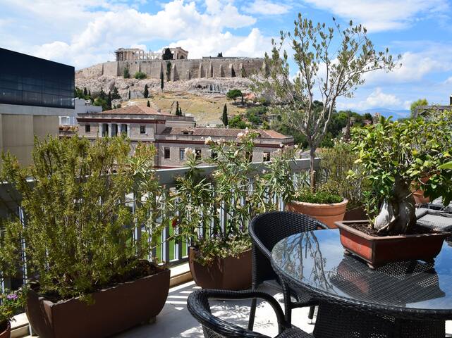 Breathtaking Acropolis Penthouse gallery image 4