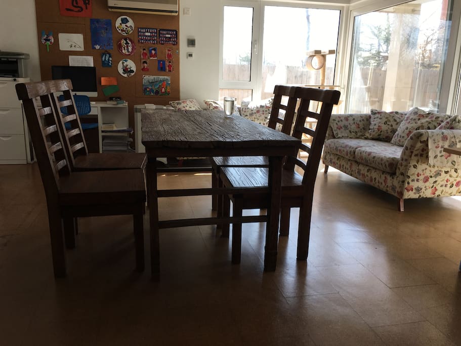 1st floor, living room, dinner table with 6 chairs, big and comfortable