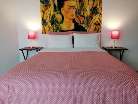 Comfortable and quiet, downtown apartment