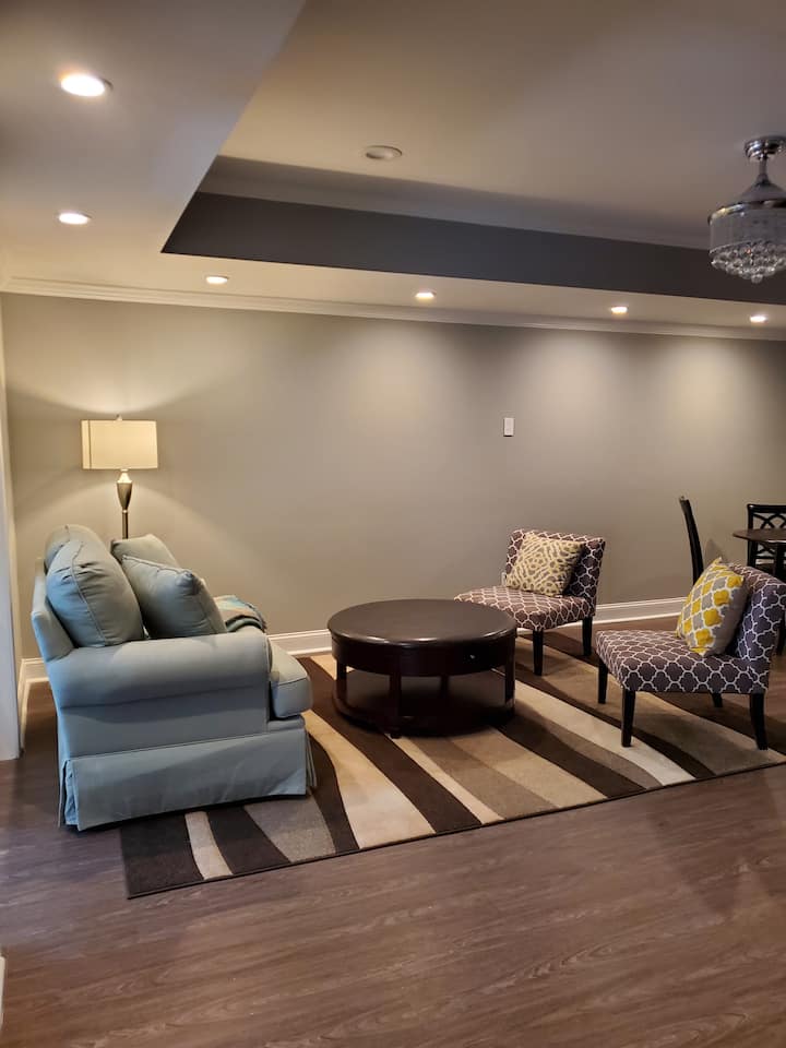 Wow! New Loft Close To All Things In Raleigh/wake - ローリー, NC