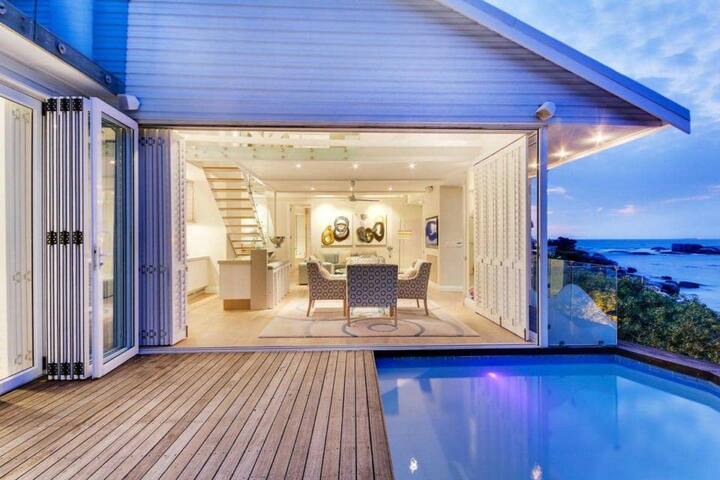 Clifton 4th Bungalow with Ocean Views on the Beach gallery image 2