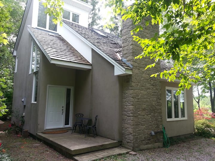 Beautiful Upscale Bayfield Lakeview Cottage Cottages for Rent in