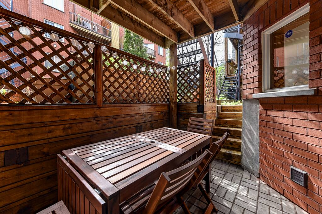 Private back terrace