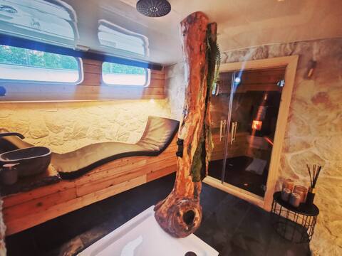 Private ship with sauna and beautiful vieuw&design