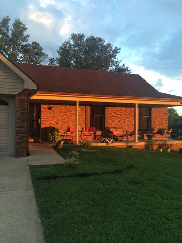 4 Bedrooms Near Lake