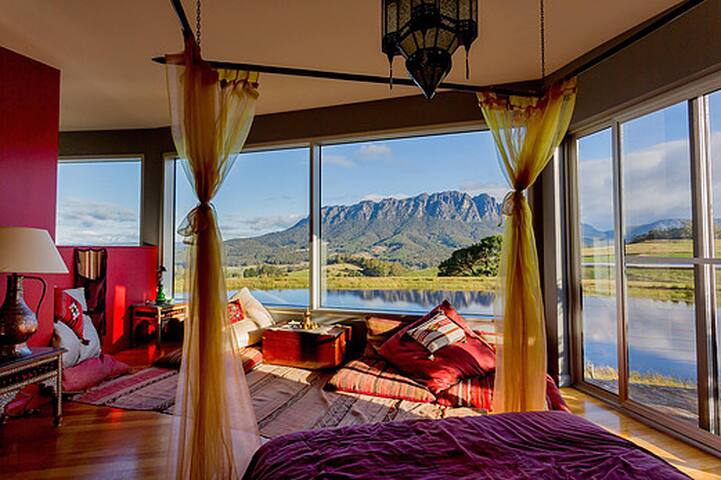 Eagles Nest II Luxury Private Spa Property gallery image 4