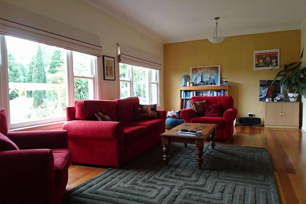 The lounge room is very comfortable, with a sound system and large flat screen TV and Netflix is available.