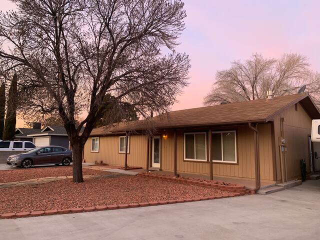 Grandy Cozy Queen Room