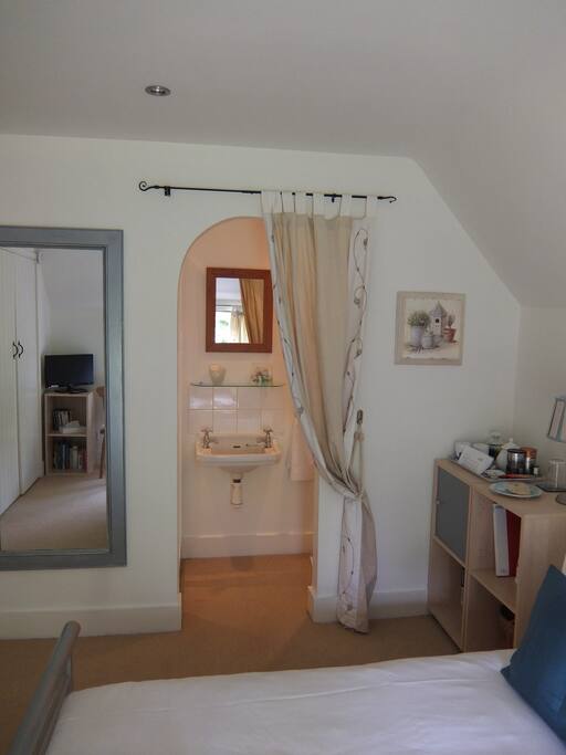 Beautiful Cotswold En-suite Room - Pernottamento e Beautiful Cotswold En-suite Room - Pernottamento e