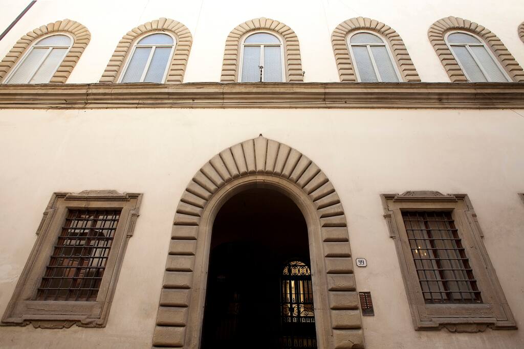 the main entrance of the historical Palace