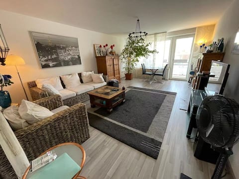 Elegantly furnished three-room flat with Garage