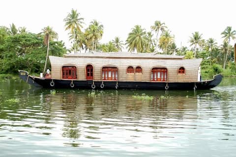 Aqua Castle Houseboat