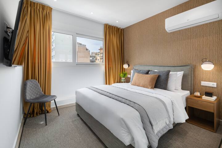 Sun-Splashed Top-Floor Duplex w/ Outdoor Jacuzzi! gallery image 5