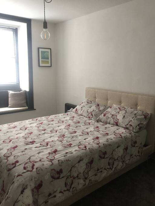 1st floor bedroom (large double bed)