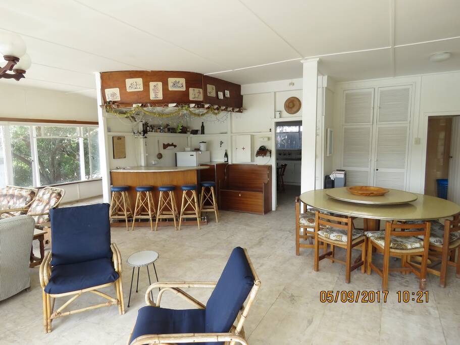 Bar & ‘Lazy Susan’ dining table