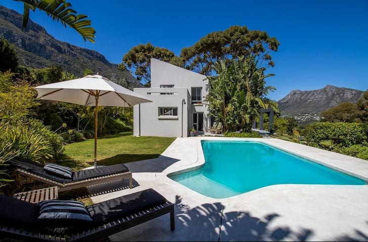 Villa Haus Mo Breathtaking Sea and Mountain views