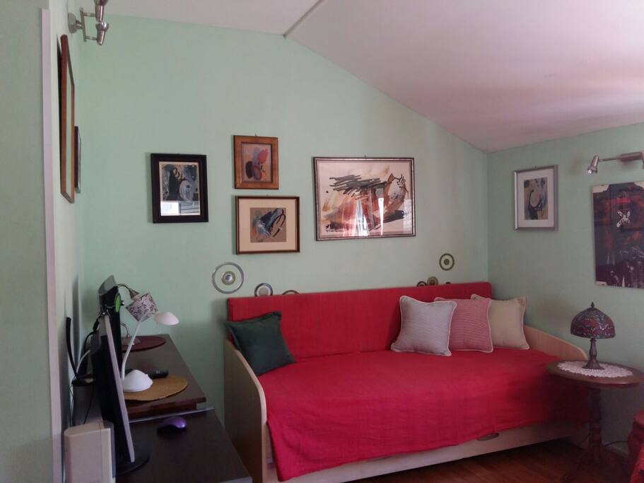 Sitting room.