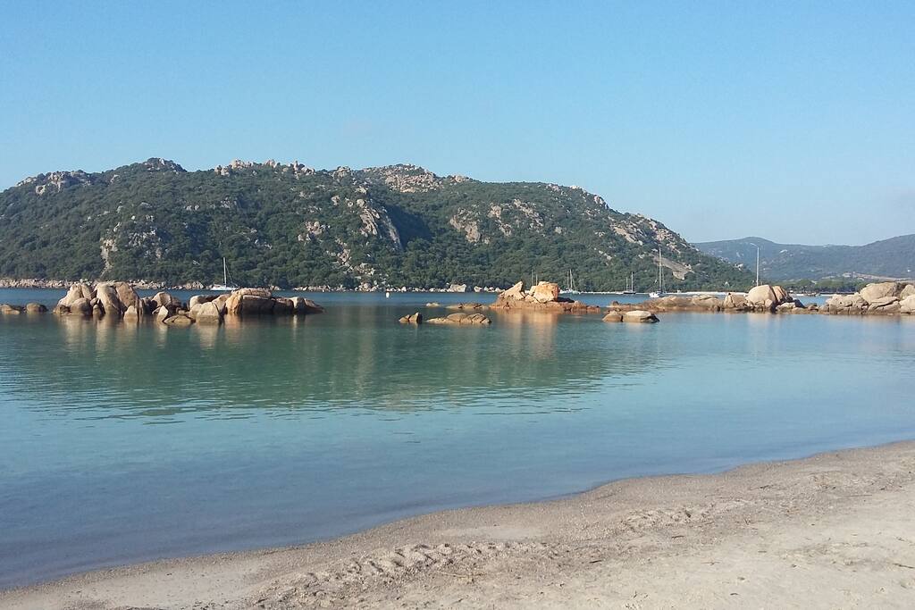 Plage à 100m de la villa