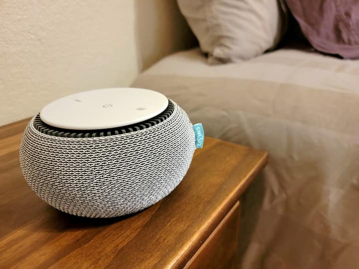 ¡Es hora de snooz!  Hay un fabricante de ruido blanco Snooz disponible en caso de que desees un tipo diferente de descanso.