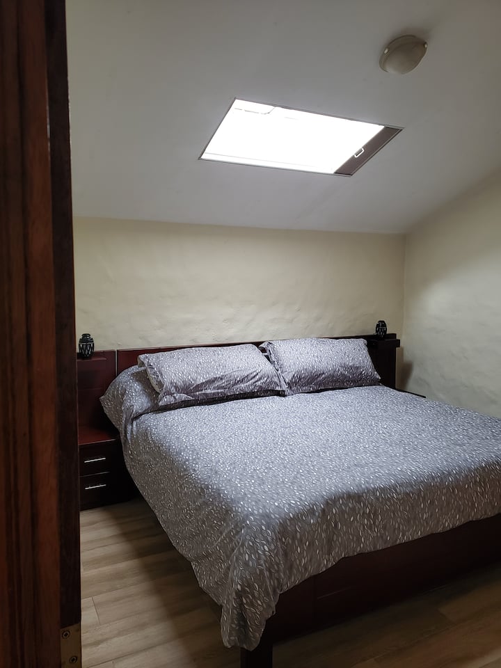 غرفة النوم رقم3 سرير بحجم كبير.