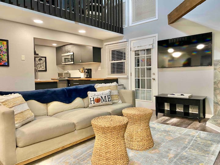 Mountain Ski Retreat in Scenic Cabins for Rent in