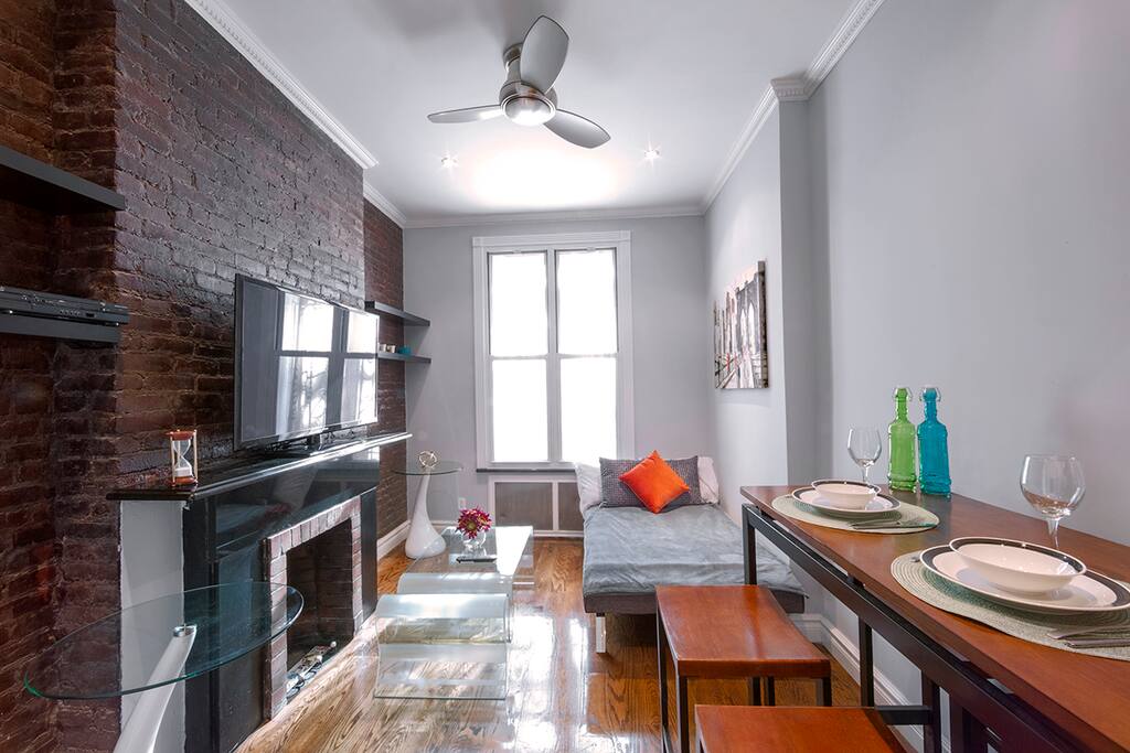 Perfect for a family or friends stay with area to dine, entertain, relax and more!
