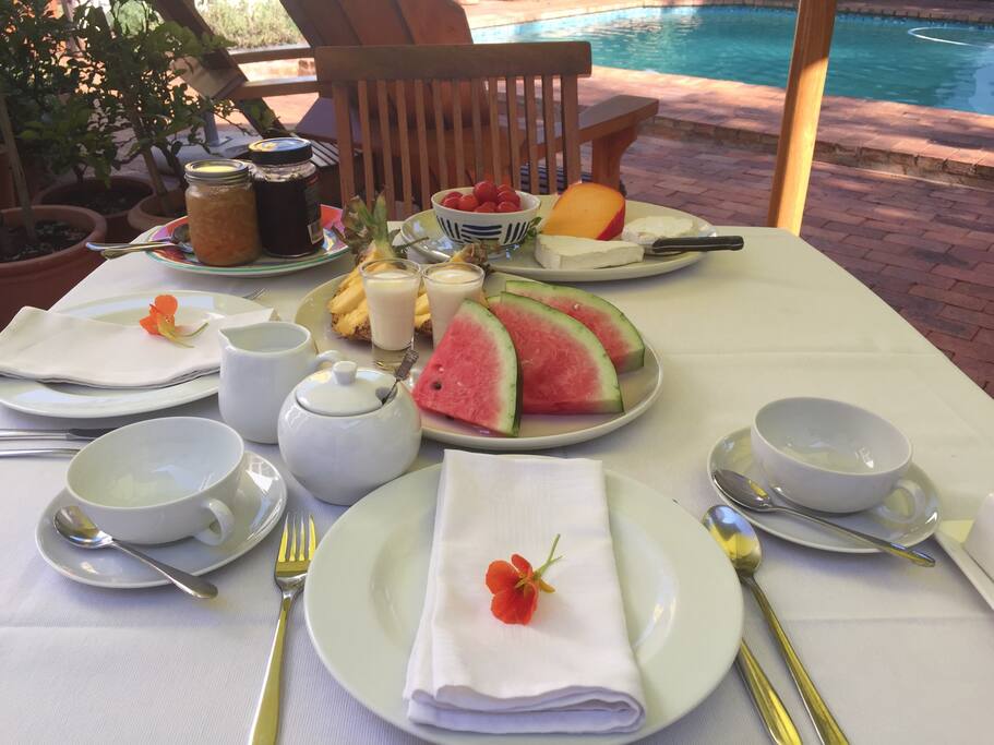 Breakfast in the garden