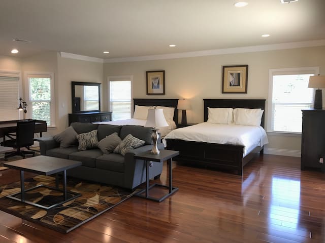 Luxury Boutique House 9rm9ba/6 Massive suites