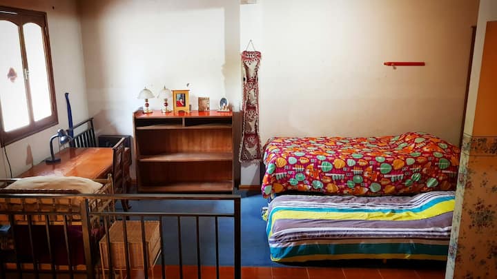 Მეორადი საძინებელი/Marinero sommier ( 2 ერთადგილიანი საწოლი) და ერთნახევარი ადგილიანი სომერი ზედა სართულზე 