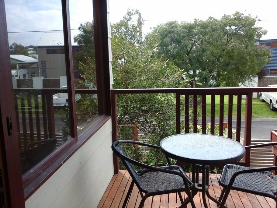 Balcony with sightings of ring-tailed possums possible at night