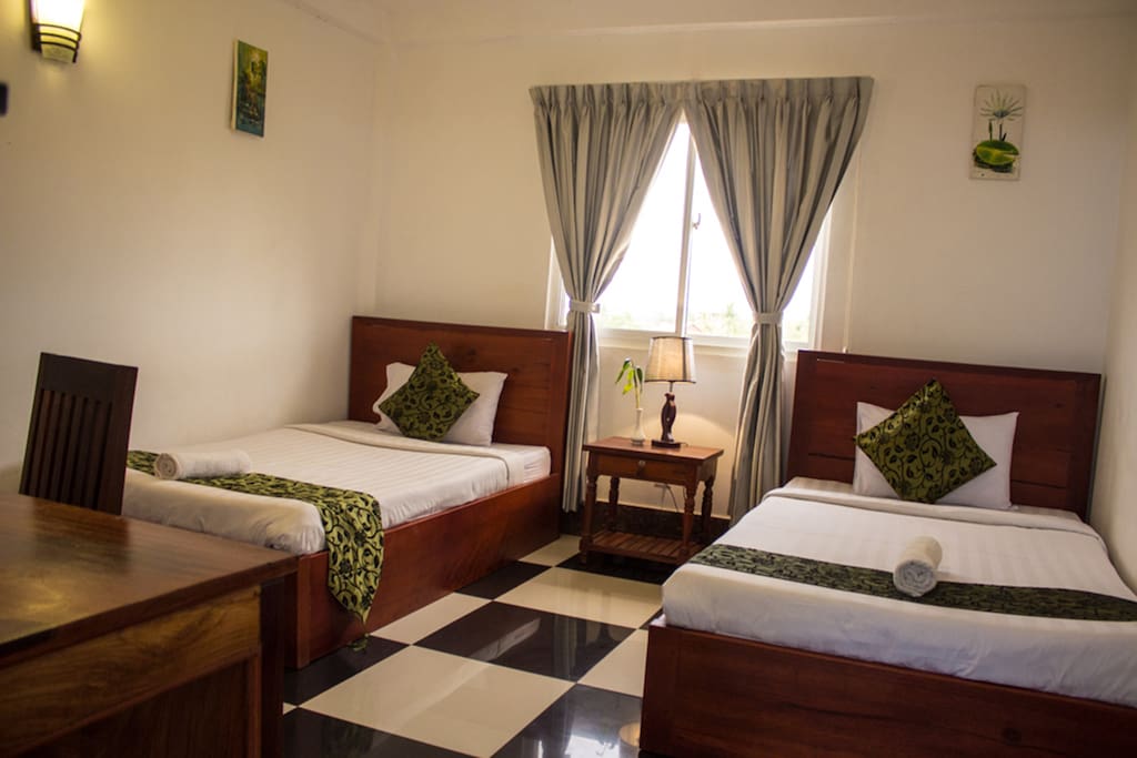 The twin bedroom has 2 twin size beds