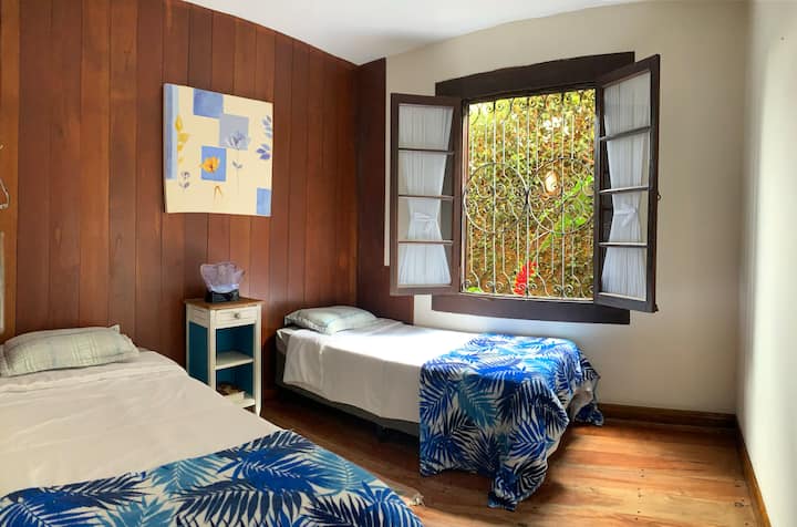 Chambre au rez-de-chaussée 