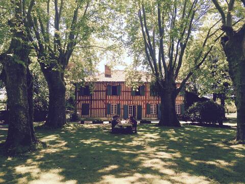 LE MANOIR DE LEON