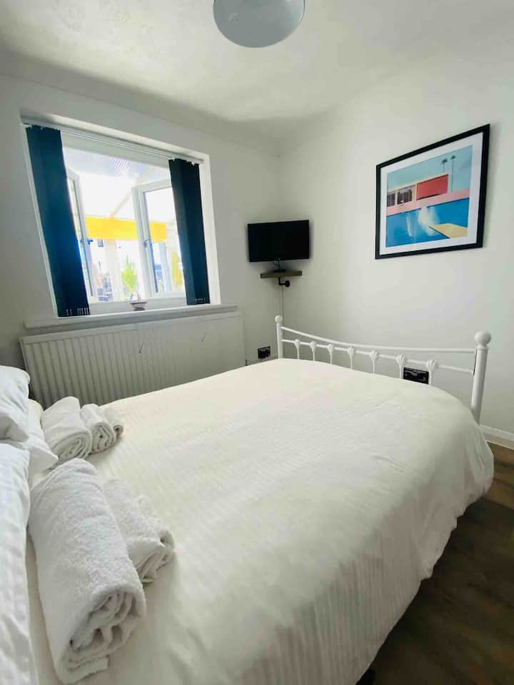 สมาร์ททีวีจอไวด์สกรีนเล็กๆ 