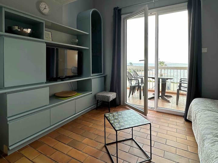 Front De Mer. Côte D’azur. Var. Fréjus - Roquebrune-sur-Argens