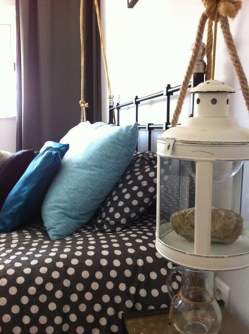 The lamp detail in the bedroom