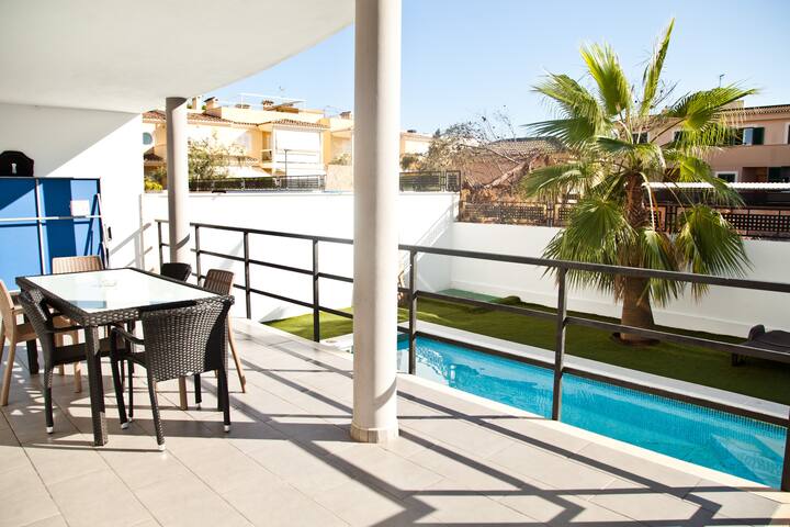 Holidays beach house with pool gallery image 4