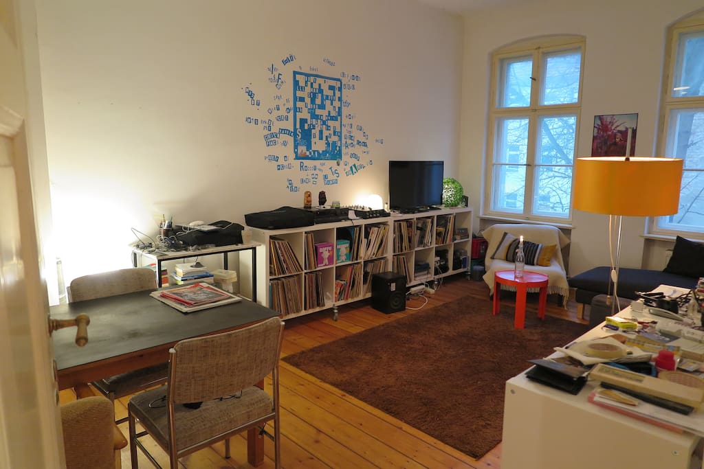 Wohnzimmer mit Schafcouch
