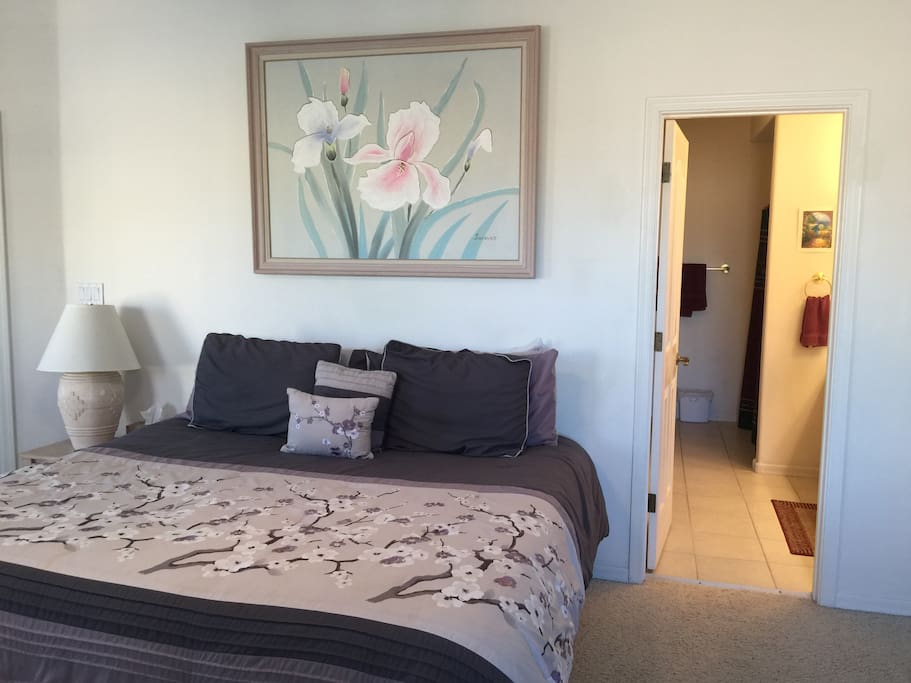 Upper king master suite