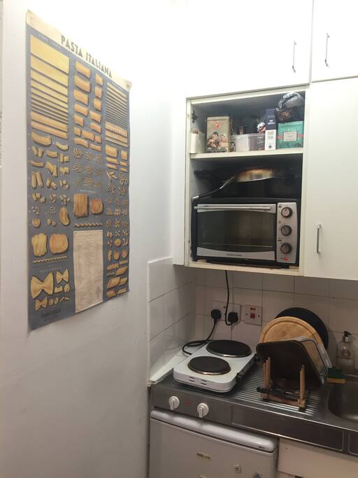 Shared kitchen ( tiny, only enough space for one person )
