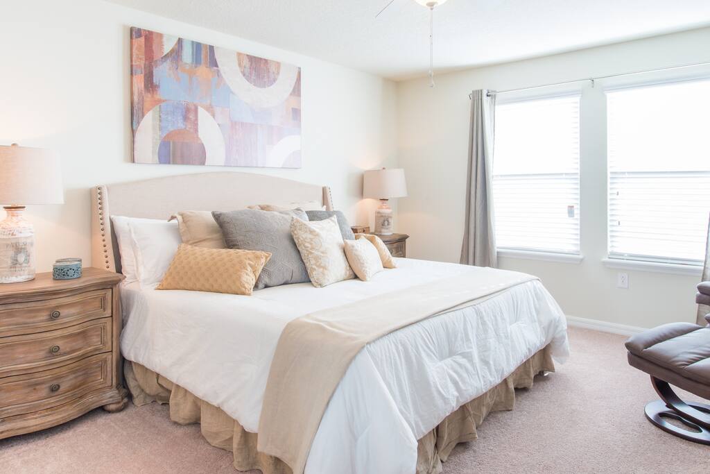 Bedroom 3 (Master Suite - upstairs)