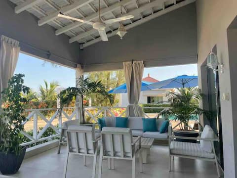 Waterfront luxury villa in the Sine Saloum