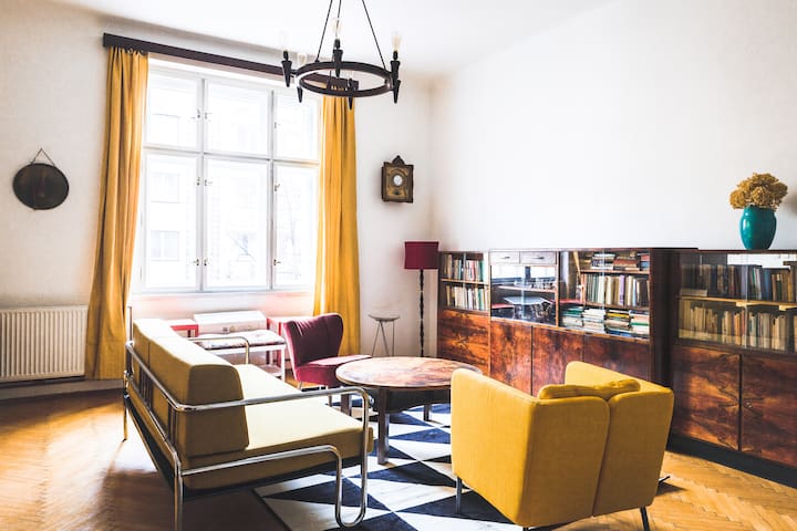 Old School Cool Apartment · The Best District