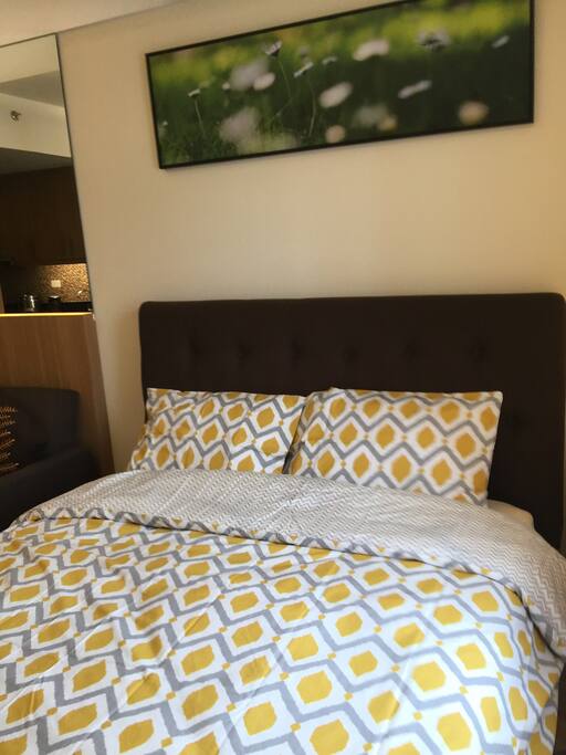 Queen size bed